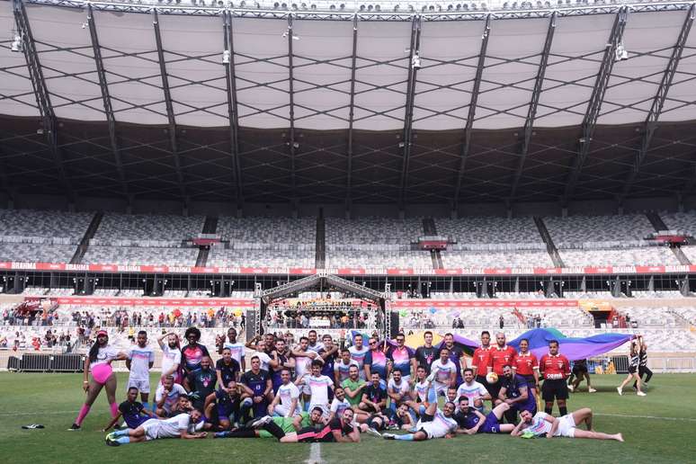  No Mineirão. Primeiro time LGBTQIA+ que jogou num estádio de futebol oficial.